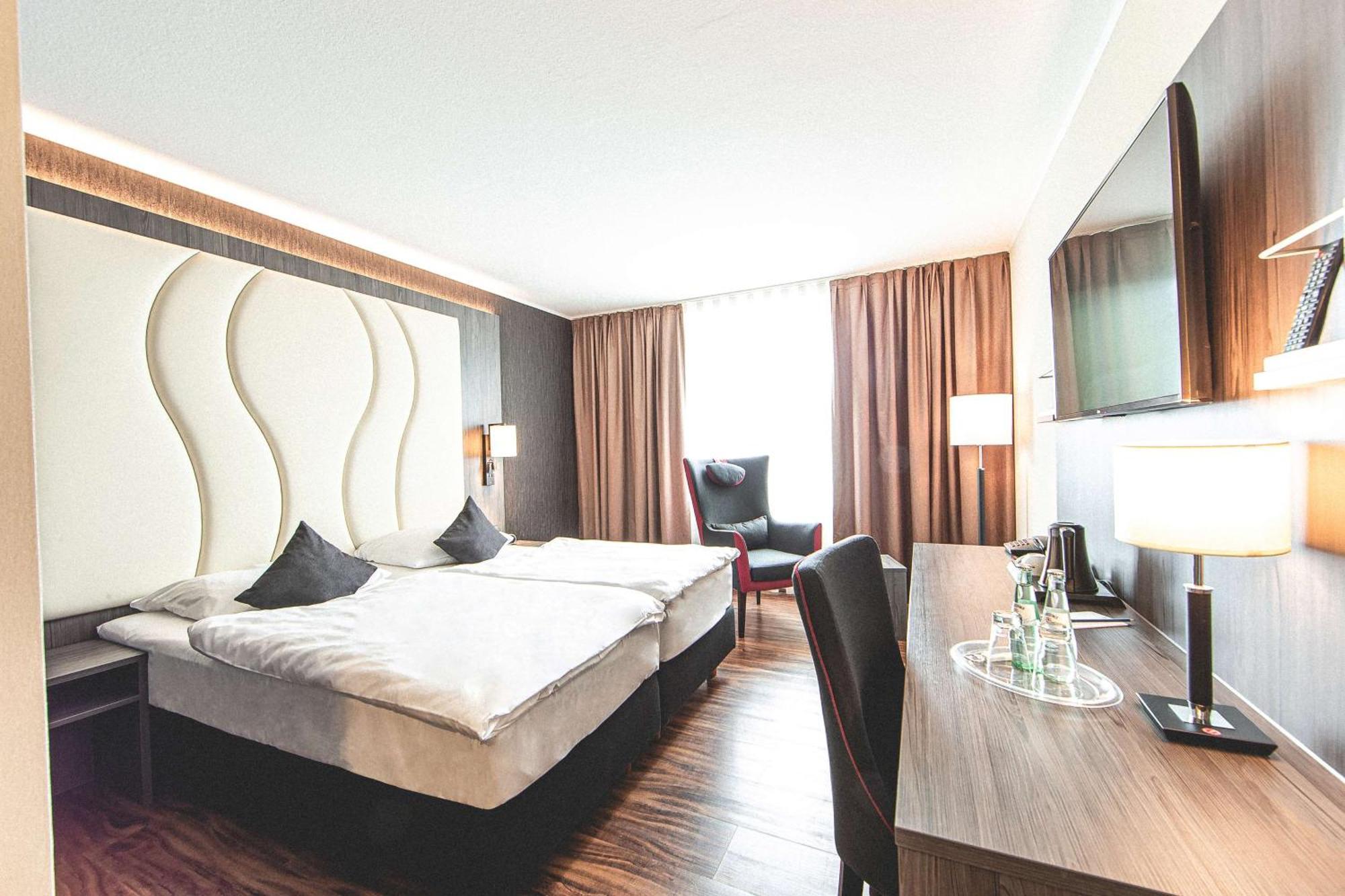 Best Western Plaza Hotel Гревенброх Экстерьер фото